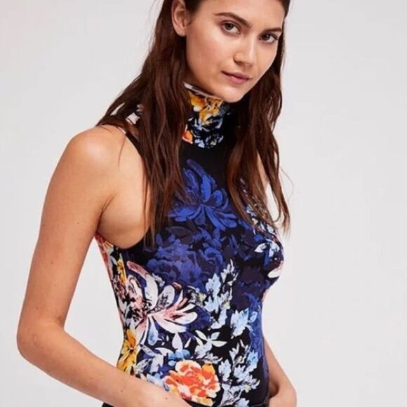 Women’s Free People Pixie Printed Turtleneck Bodysuit | Medium - Picture 4 of 10